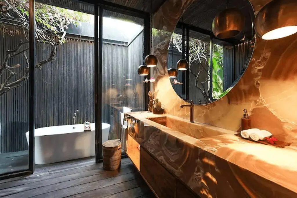 Dwa Chandra Full-Service Luxury 4Br Villa & River Ubud