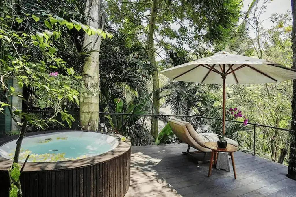Dwa Chandra Full-Service Luxury 4Br Villa & River Ubud