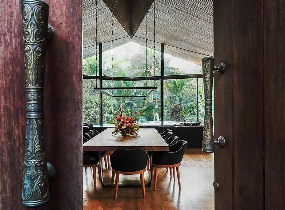 Dwa Chandra Full-Service Luxury 4Br Villa & River Ubud