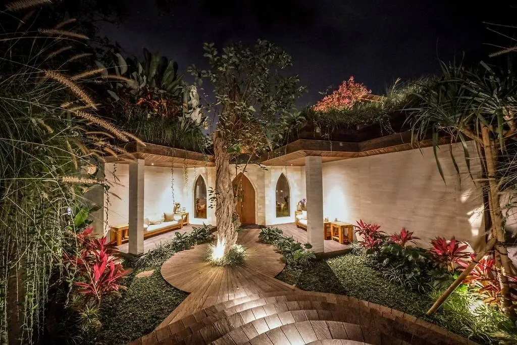 Dwa Chandra Full-Service Luxury 4Br Villa & River Ubud