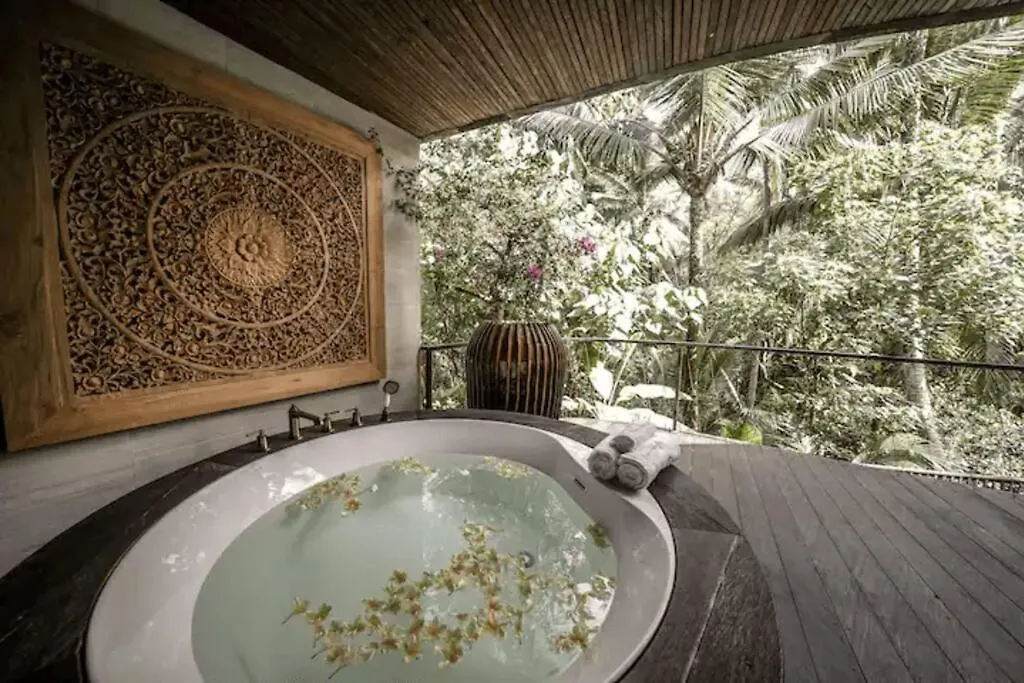Dwa Chandra Full-Service Luxury 4Br Villa & River Ubud