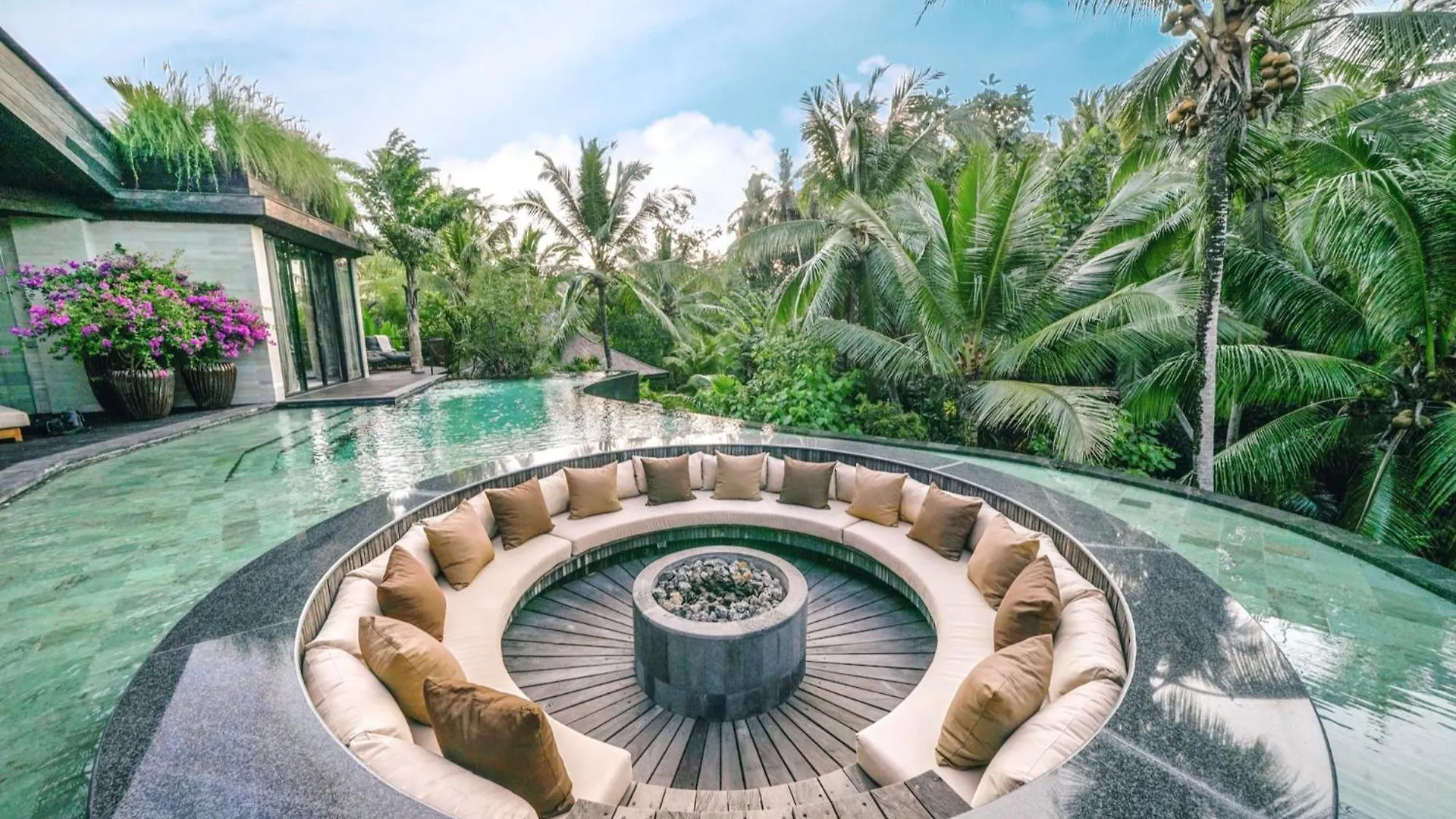 Dwa Chandra Full-Service Luxury 4Br Villa & River Ubud